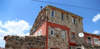 Kayseri'de Toplama Taş ile Ev Yaptı