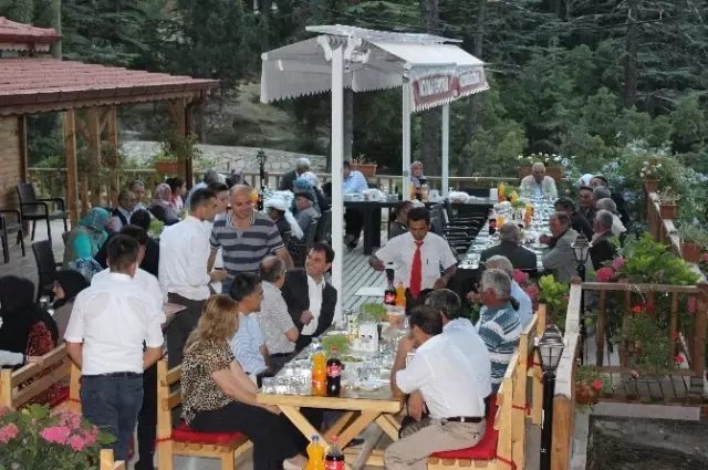 Şehit Aileleri ve Gazilere İftar Yemeği