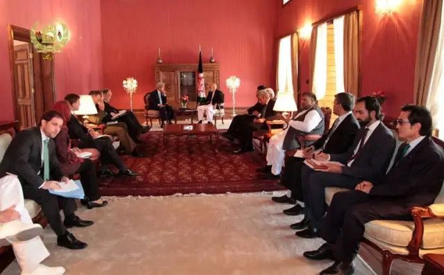 Afgan Lider Karzai, ABD Dışişleri Bakanı Kerry ile Görüştü Afgan Lider Karzai, ABD Dışişleri Bakanı Kerry ile Görüştü