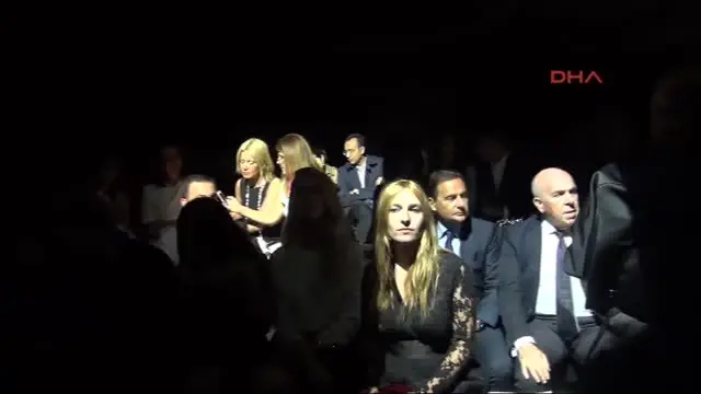 Paris'te Dice Kayek ile Düşsel Kış Bahçesi Paris'te Dice Kayek ile Düşsel Kış Bahçesi