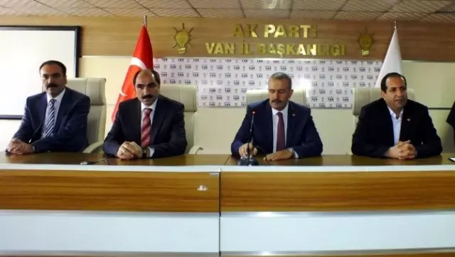 AK Parti İlçe Başkanları Tanıtım Toplantısı Yapıldı AK Parti İlçe Başkanları Tanıtım Toplantısı Yapıldı
