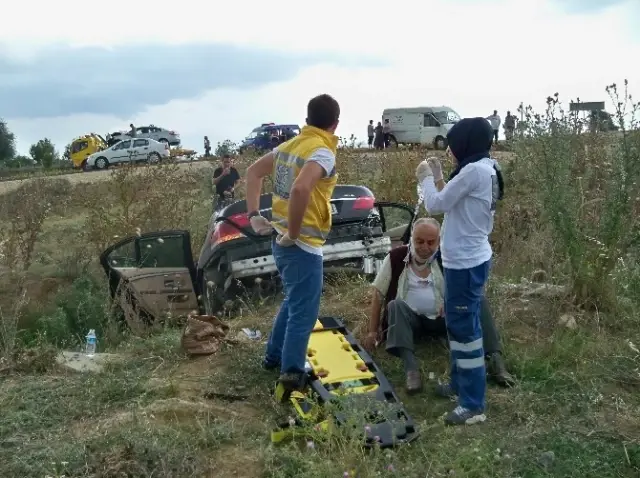 Tekirdağ'da Trafik Kazası: 11 Yaralı Tekirdağ'da Trafik Kazası: 11 Yaralı