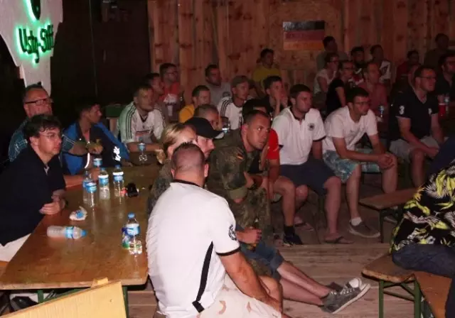 Kahramanmaraş'ta Alman Askerlerin Kupa Sevinci Kahramanmaraş'ta Alman Askerlerin Kupa Sevinci