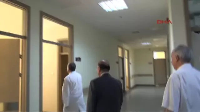 Otomobil Tır'a Çarptı AKP'li Vekil ve Şoförü Yaralı Otomobil Tır'a Çarptı AKP'li Vekil ve Şoförü Yaralı