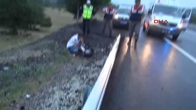Bariyerlere Çarpan Motosiklet Sürücüsü Öldü Bariyerlere Çarpan Motosiklet Sürücüsü Öldü