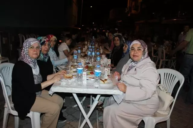 AK Parti Sahurda Bir Araya Geldi AK Parti Sahurda Bir Araya Geldi