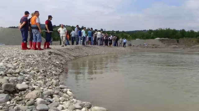 Çaycuma'da Balık Tutarken Suya Kapılarak Kayboldu