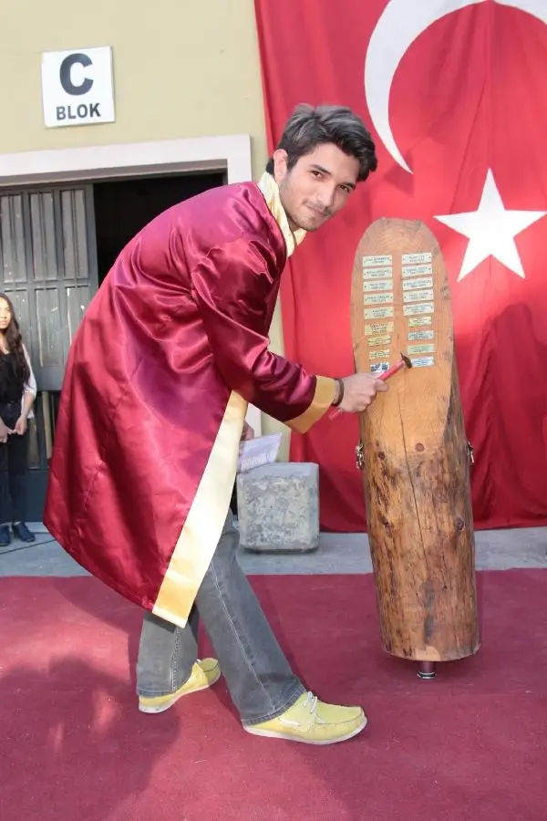 Işıtan Önder, Mimar Sinan Üniversitesinde 'Radyo, TV, Sinema' Okuyacak Işıtan Önder, Mimar Sinan Üniversitesinde 'Radyo, TV, Sinema' Okuyacak