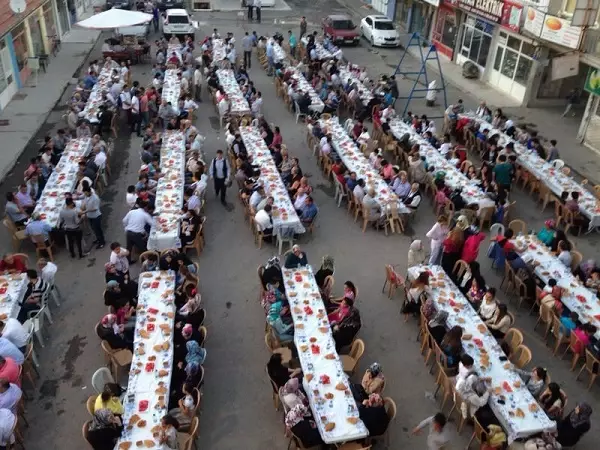 Sorgunlular, MHP ve Ülkü Ocakları İftarında Buluştu