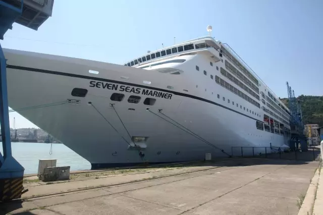 ABD'li Turistler Lüks Gemiyle Geldi ABD'li Turistler Lüks Gemiyle Geldi
