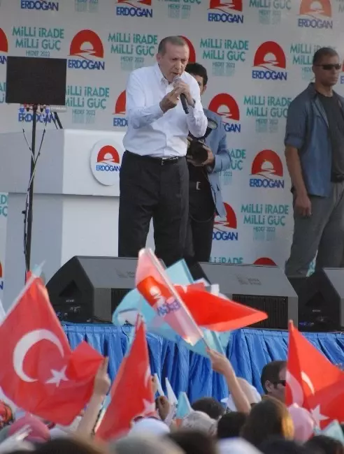 Başbakan Erdoğan Diyarbakır'da Halka Seslendi Başbakan Erdoğan Diyarbakır'da Halka Seslendi