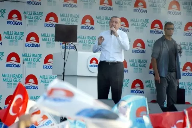 Başbakan Erdoğan Diyarbakır'da Halka Seslendi Başbakan Erdoğan Diyarbakır'da Halka Seslendi