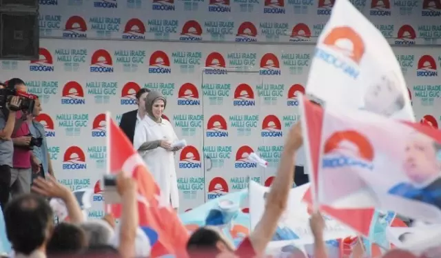 Başbakan Erdoğan Diyarbakır'da Halka Seslendi Başbakan Erdoğan Diyarbakır'da Halka Seslendi