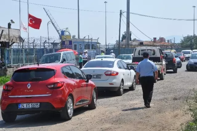 Vatandaşların Feribot Kuyruğu İsyanı