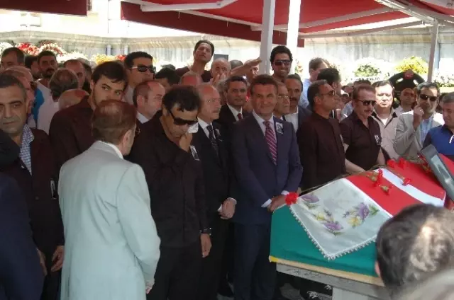 Çolpan İlhan Son Yolculuğuna Uğurlandı Çolpan İlhan Son Yolculuğuna Uğurlandı