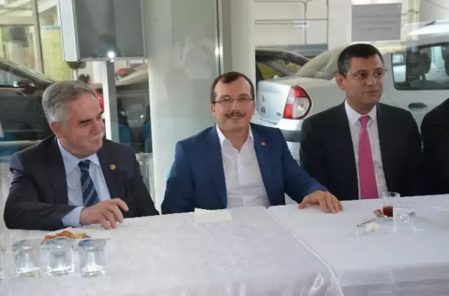 Akhisar'da Bayramlaşma Töreni Akhisar'da Bayramlaşma Töreni