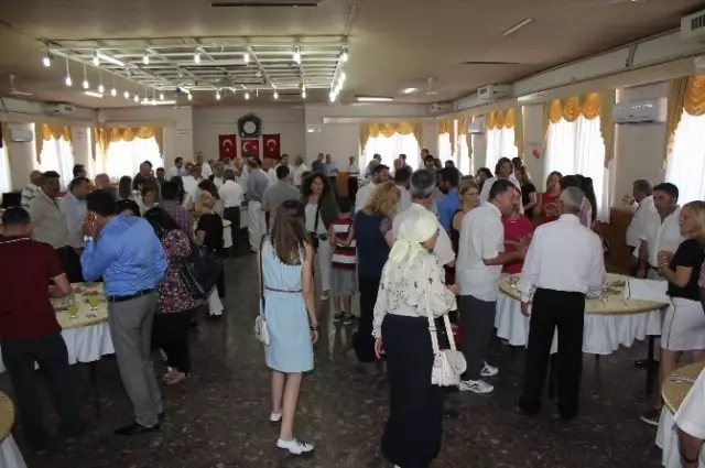 Urla'da Coşkulu Bayramlaşma