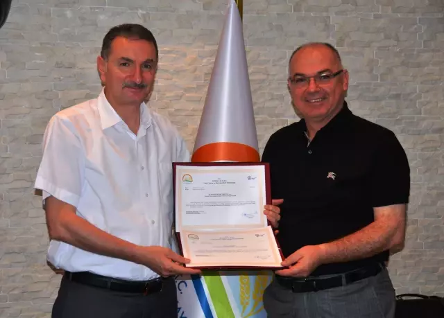 Türkiye'nin İlk Hastalıklardan Ari Küçükbaş İşletmesi İzmir'de Türkiye'nin İlk Hastalıklardan Ari Küçükbaş İşletmesi İzmir'de