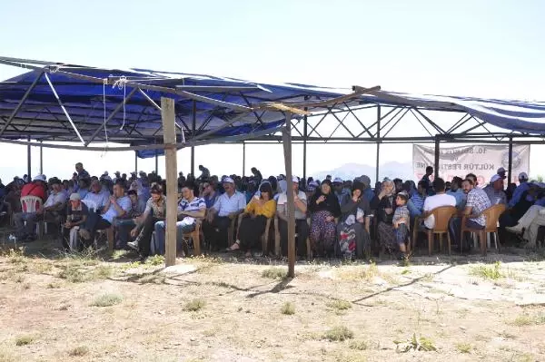 CHP'li Sarı: Arınç'ı Ciddiye Almıyorum