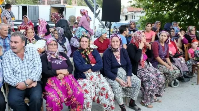 İlker Ayrık Hem Oynuyor Hem Yönetiyor İlker Ayrık Hem Oynuyor Hem Yönetiyor