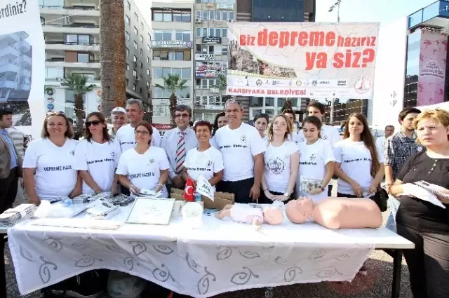 Karşıyaka 17 Ağustos'u Unutmadı Karşıyaka 17 Ağustos'u Unutmadı
