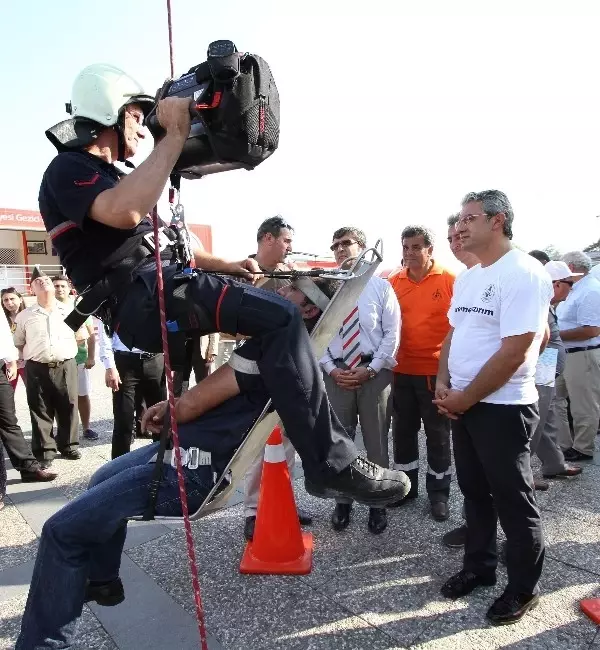 Karşıyaka 17 Ağustos'u Unutmadı Karşıyaka 17 Ağustos'u Unutmadı
