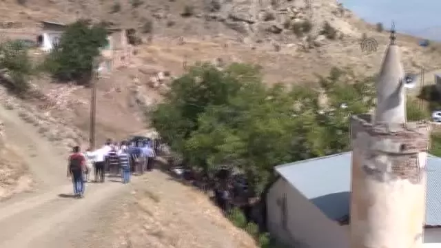 Erzincan'da Boşalttıkları Köylerine Dönüyorlar Erzincan'da Boşalttıkları Köylerine Dönüyorlar