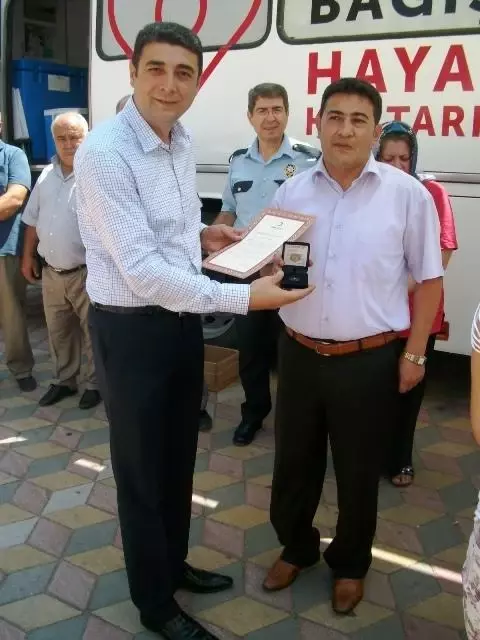 Havran'da 10 Gönüllü Kan Bağışçısına Madalya Verildi