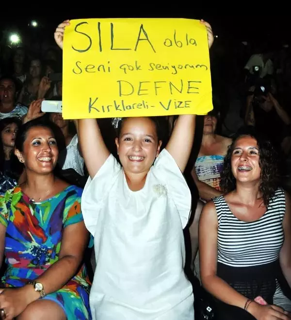 Sıla, Hayranlarını Coşturdu Sıla, Hayranlarını Coşturdu
