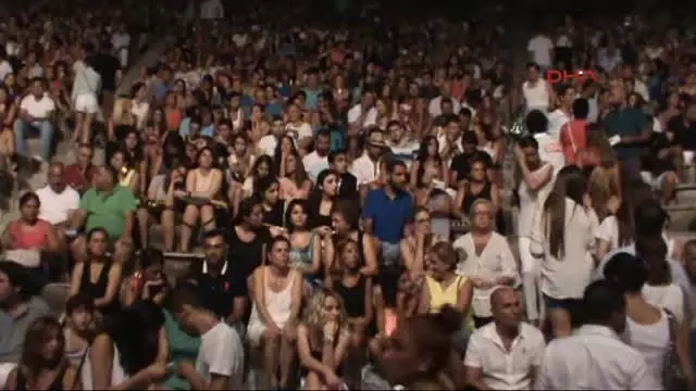 Sıla, Bodrum'da Hayranlarını Coşturdu Sıla, Bodrum'da Hayranlarını Coşturdu
