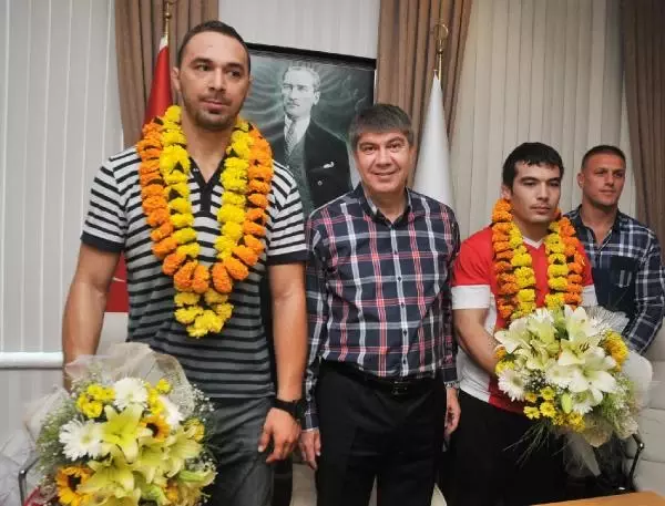 Ali Gürbüz, Antalya Büyükşehir ile Anlaştı Ali Gürbüz, Antalya Büyükşehir ile Anlaştı