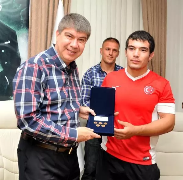 Ali Gürbüz, Antalya Büyükşehir ile Anlaştı Ali Gürbüz, Antalya Büyükşehir ile Anlaştı
