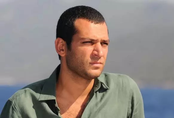 Ünlü Oyuncu Murat Yıldırım İçin Ünlü Oyuncu Murat Yıldırım İçin