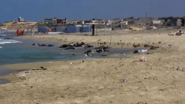 Libya'da Kaçak Göçmen Taşıyan Teknenin Batması Libya'da Kaçak Göçmen Taşıyan Teknenin Batması