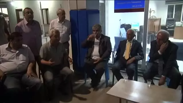 CHP Heyeti, Elektrik Kesintisi Nedeniyle Kızıltepe'ye Gitti CHP Heyeti, Elektrik Kesintisi Nedeniyle Kızıltepe'ye Gitti
