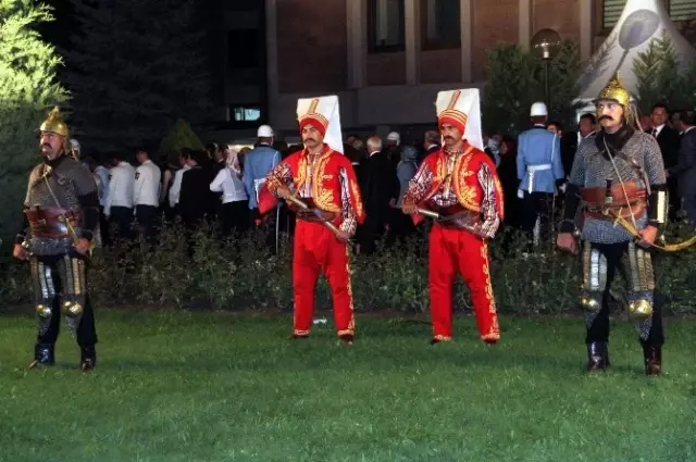 Cumhurbaşkanı Erdoğan Başkomutan Sıfatıyla İlk Resepsiyonunu Verdi