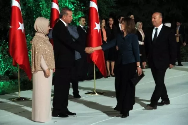 Cumhurbaşkanı Erdoğan Başkomutan Sıfatıyla İlk Resepsiyonunu Verdi