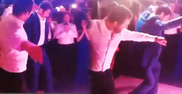 Engin Altan Düzyatan ve Kenan İmirzalıoğlu Zeybek Oynadı