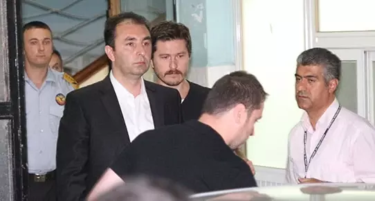 Saygılı ile Birlikte 5 Polis Tutuklandı Saygılı ile Birlikte 5 Polis Tutuklandı