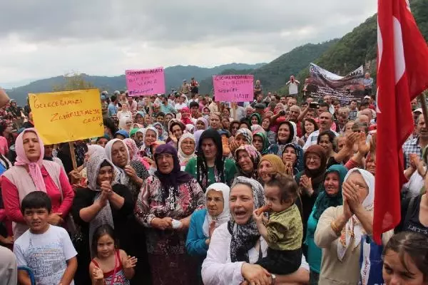 Fatsa'da Maden Sahasında Protesto Gösterisi Fatsa'da Maden Sahasında Protesto Gösterisi