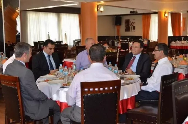 Vali Akdemir İl Genel Meclis Üyeleri ile Yapılan Çalışmaları Değerlendirdi Vali Akdemir İl Genel Meclis Üyeleri ile Yapılan Çalışmaları Değerlendirdi