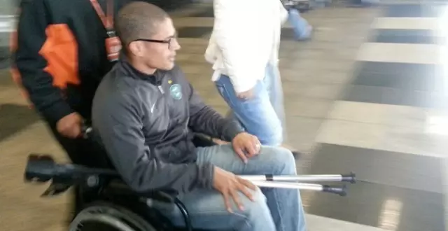 Alex Sakatligi Nedeniyle Tekerlekli Sandalye Kullaniyor Spor