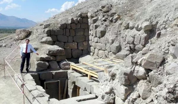 Urartu Mezarları Gün Yüzüne Çıktı Urartu Mezarları Gün Yüzüne Çıktı