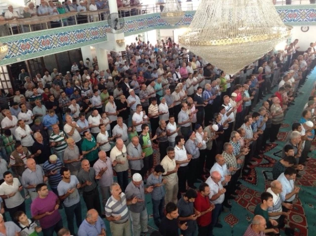 Yalova'da Cuma Namazı Sonrası Yağmur Duası - Haberler