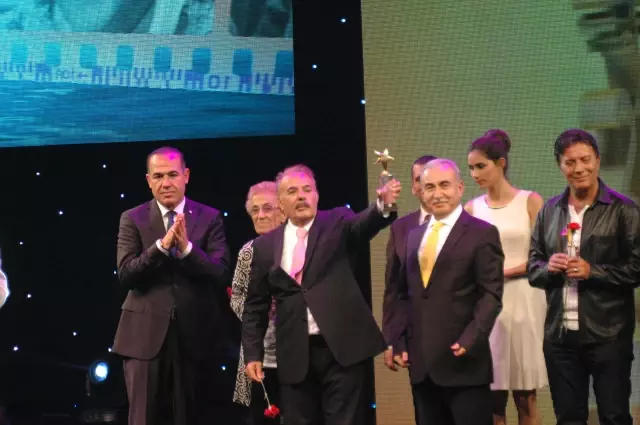 21. Altın Koza Film Festivali'ne Görkemli Açılış 21. Altın Koza Film Festivali'ne Görkemli Açılış