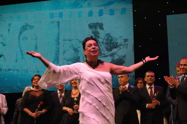 21. Altın Koza Film Festivali'ne Görkemli Açılış 21. Altın Koza Film Festivali'ne Görkemli Açılış