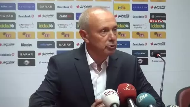 Ertuğrul Sağlam, Maçın Hakemine Sitem Etti Ertuğrul Sağlam, Maçın Hakemine Sitem Etti