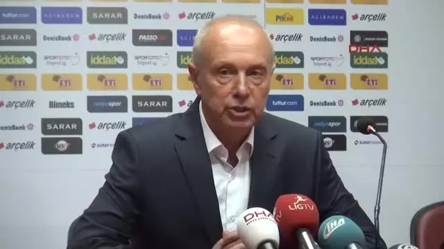 Ertuğrul Sağlam, Maçın Hakemine Sitem Etti Ertuğrul Sağlam, Maçın Hakemine Sitem Etti