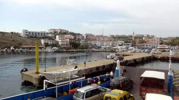 Bozcaadalılar İmar Planına Karşı