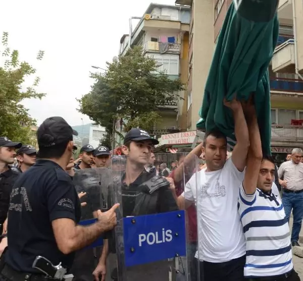 Bursa�da Çevik Kuvvet Destekli Zabıta Operasyonu Haberler Bursa�da Çevik Kuvvet Destekli Zabıta Operasyonu Haberler